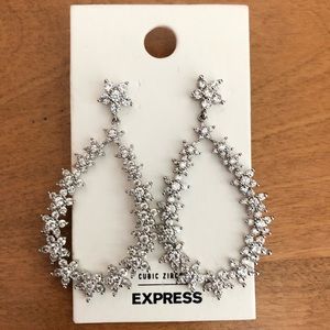 NWT Express teardrop earrings